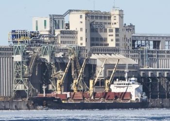 Shipping industry warns of disruptions from potential strike at Port of Montreal