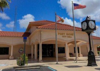 Low bidder on Port Richey dredging project gets tentative approval