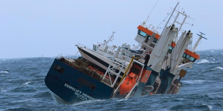 Salvage team gets control of stricken ship off Norway’s coast