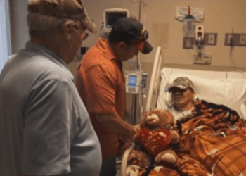 Ailing Korean War vet gets a lesson in Semper Fi from his fellow Marines